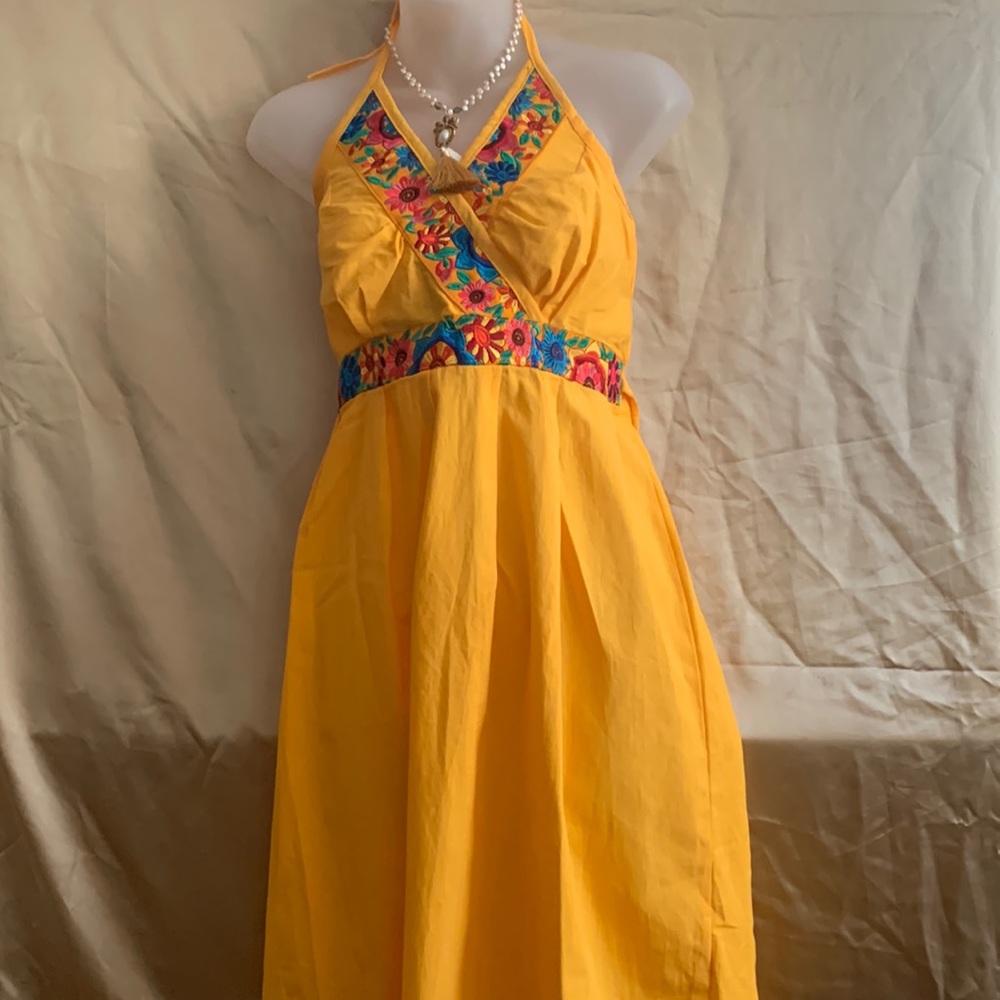 Yellow artesanal dress